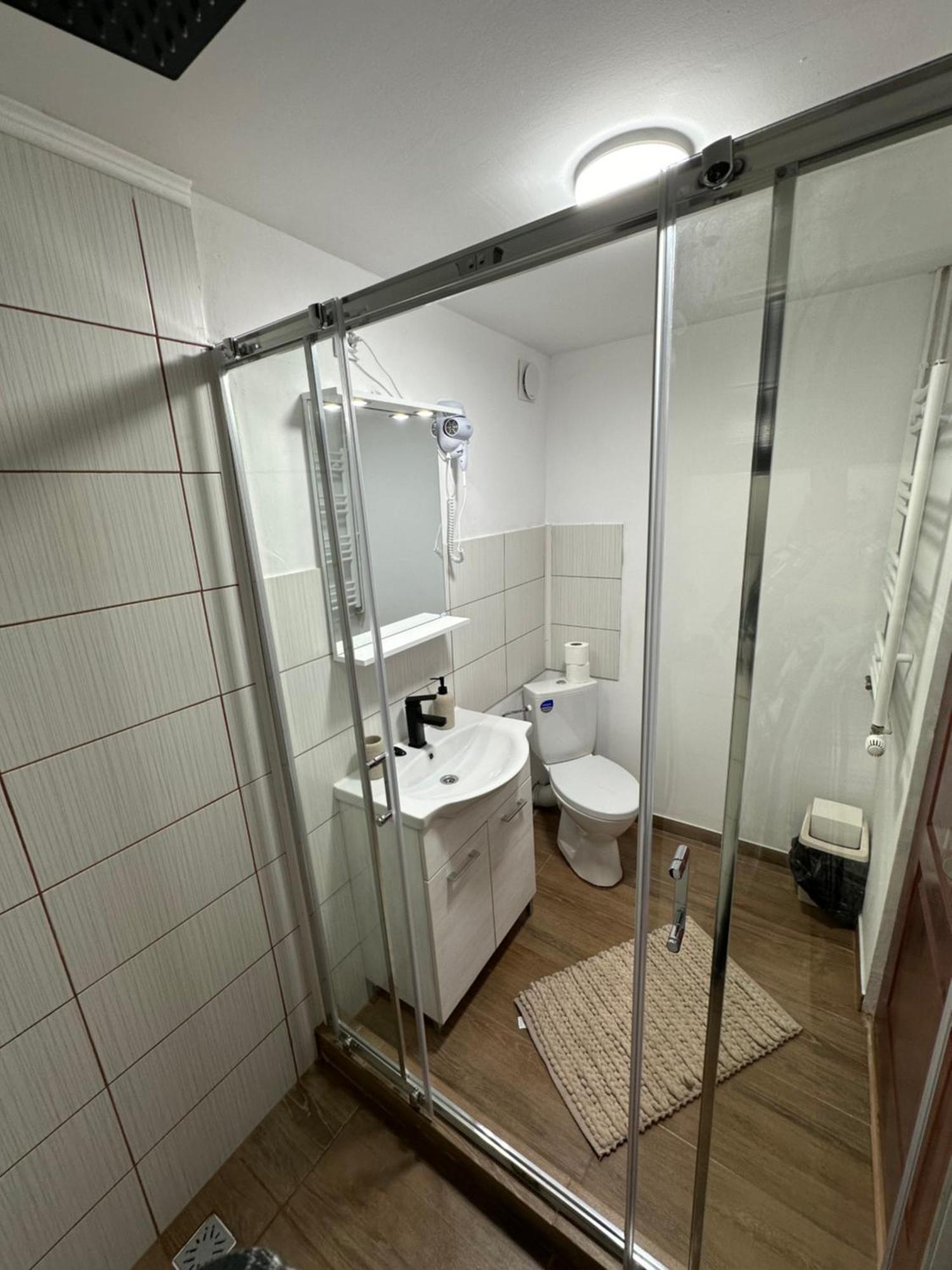 Zărneşti Maricom Home מראה חיצוני תמונה